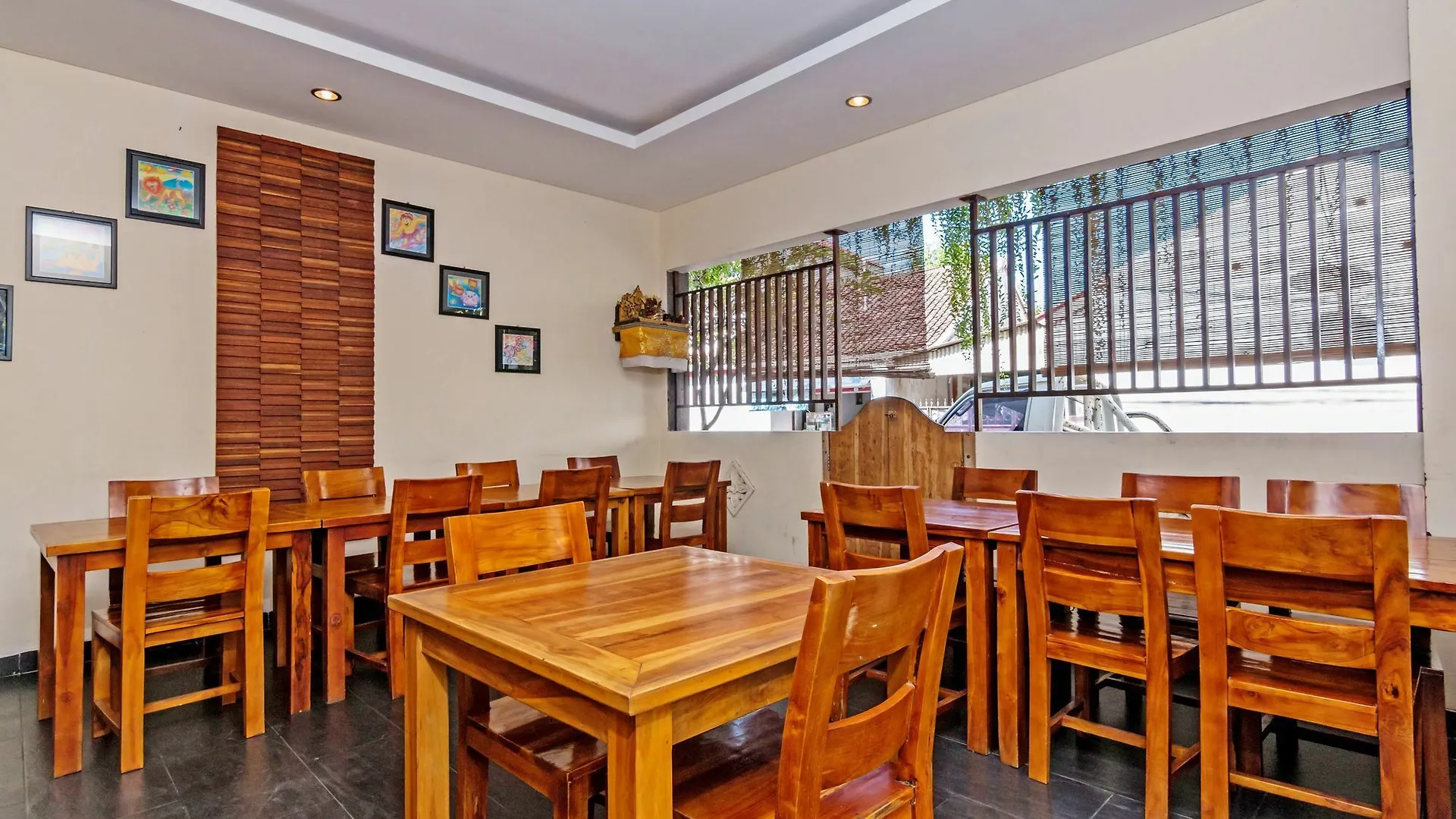 Zen Rooms Sunshine Dewi Sartika Kuta  Guest house